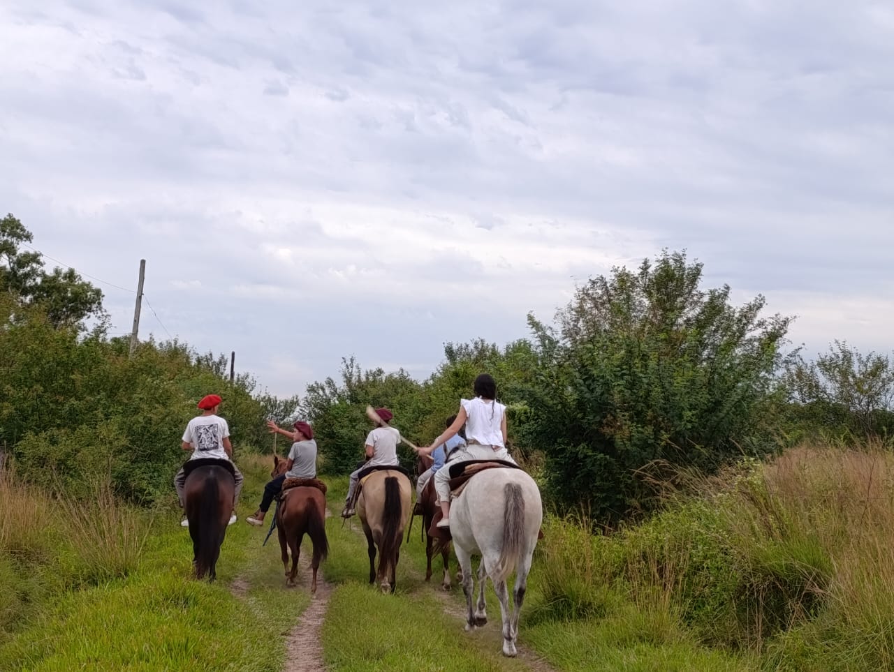 Atilio Romero guiando la cabalgata